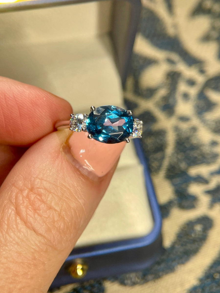 East West Oval Sapphire Ring – Modern Oval Sapphire Ring - Jewel Eternal