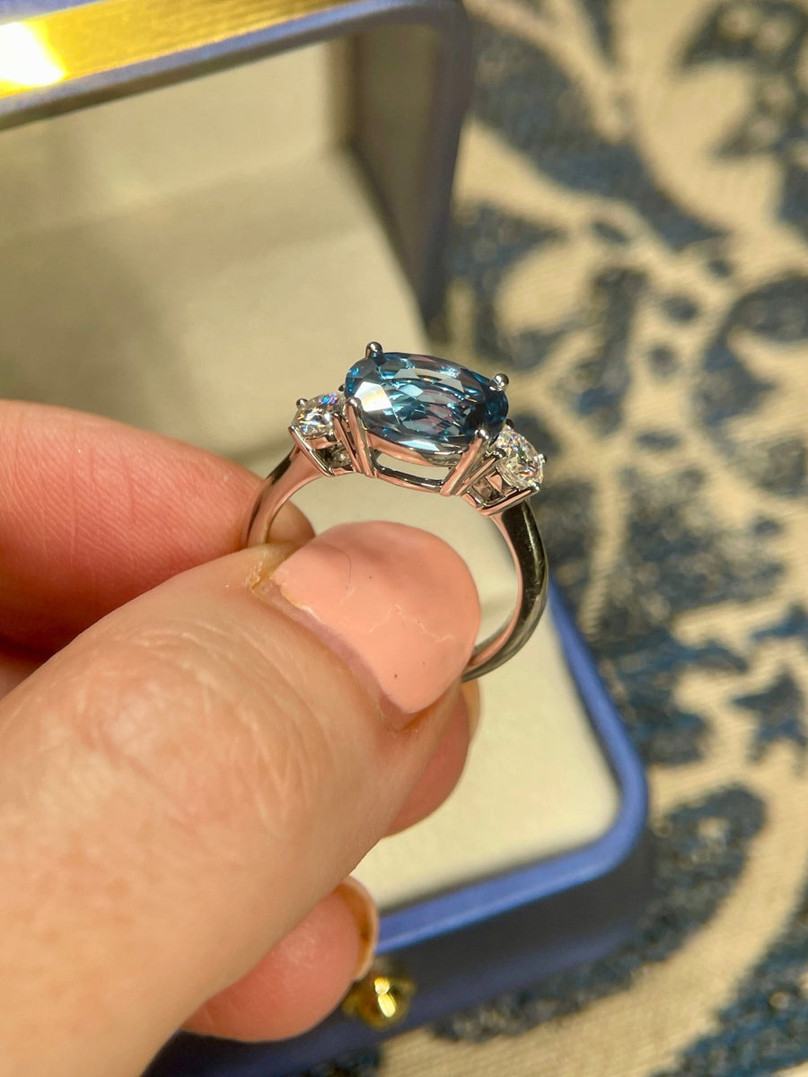 East West Oval Sapphire Ring – Modern Oval Sapphire Ring - Jewel Eternal