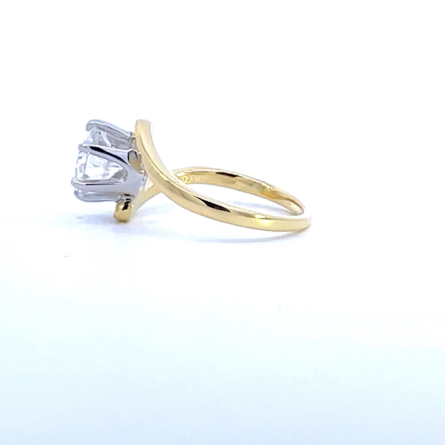 Solitaire 6 prong Twist Moissanite Ring - Grand Twist | Jewel Eternal 