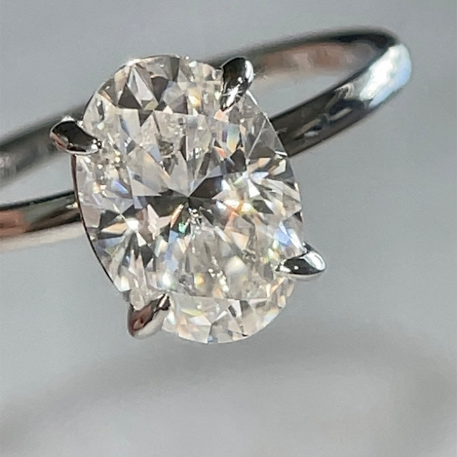 Solitaire 2.5ct Oval Ring in Brilliant Cut or Crushed Ice Cut | Great as a travel ring! | Majestry ring | Jewel Eternal