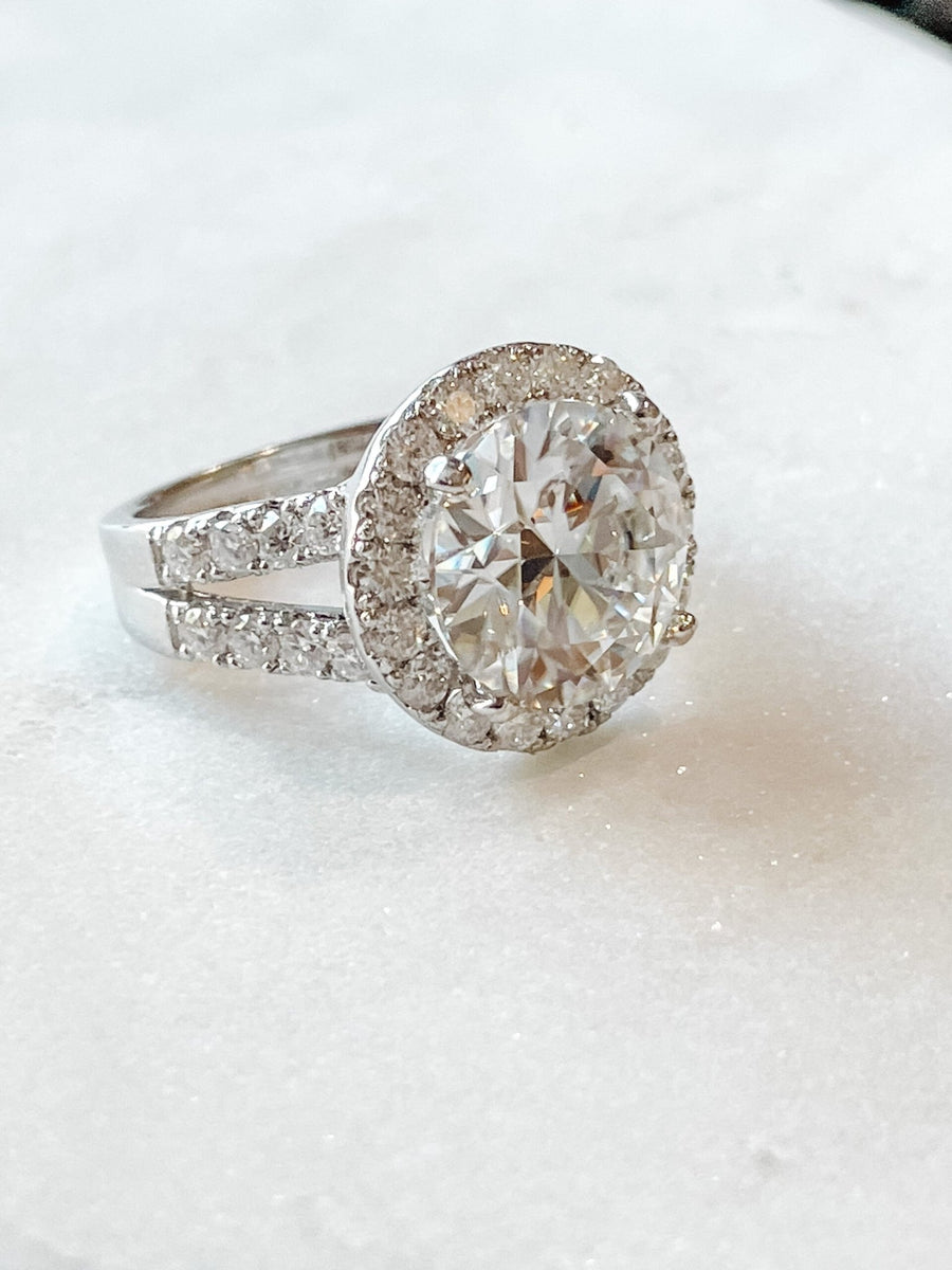 Dreamboat Heaven – 6 ct Halo Moissanite Ring | Sterling, 14 K & Platinum - Jewel Eternal