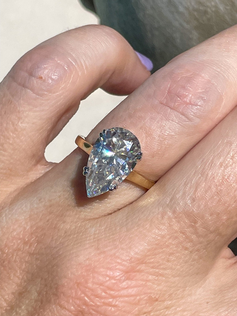 Longpear Classic 6ct Pear Cut Moissanite Ring • D Color VVS1 | Jewel Eternal - Jewel Eternal
