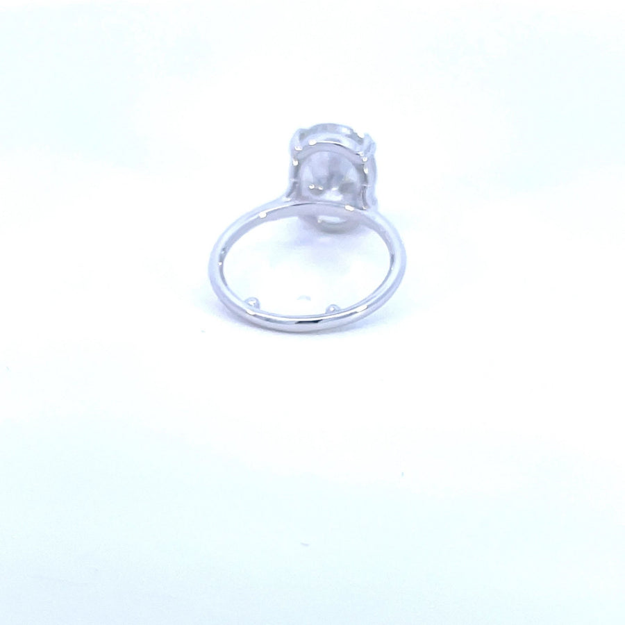 Winter Kiss – 5 ct Crushed Ice Oval Moissanite Ring in 14K Gold/Platinum - Jewel Eternal