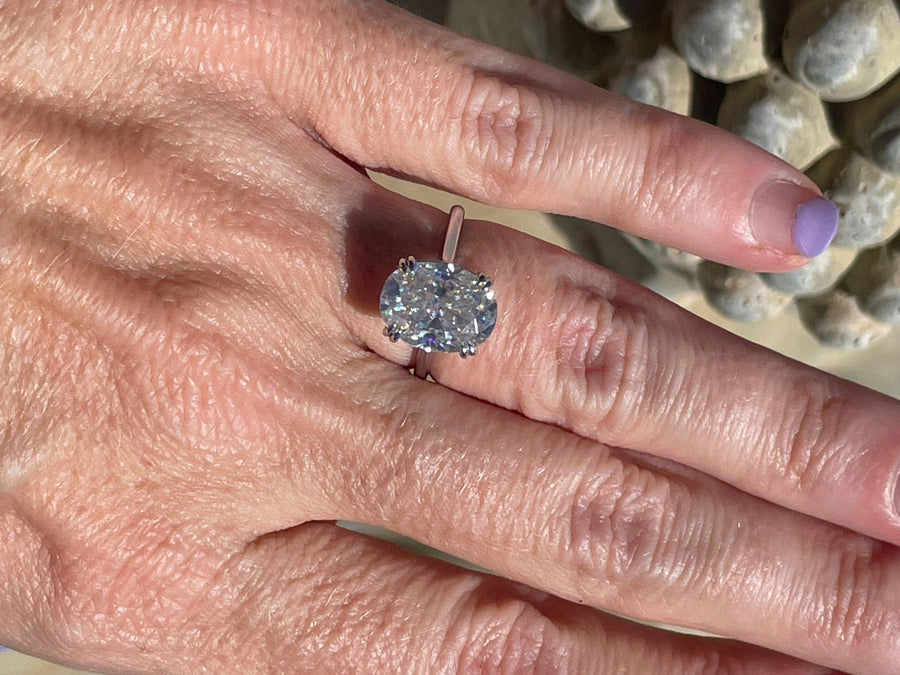 Winter Kiss – 5 ct Crushed Ice Oval Moissanite Ring in 14K Gold/Platinum - Jewel Eternal